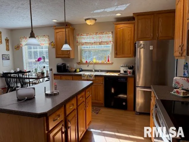 $224,500 | 22145 Old Delta Mine Road, Marion, IL 62959