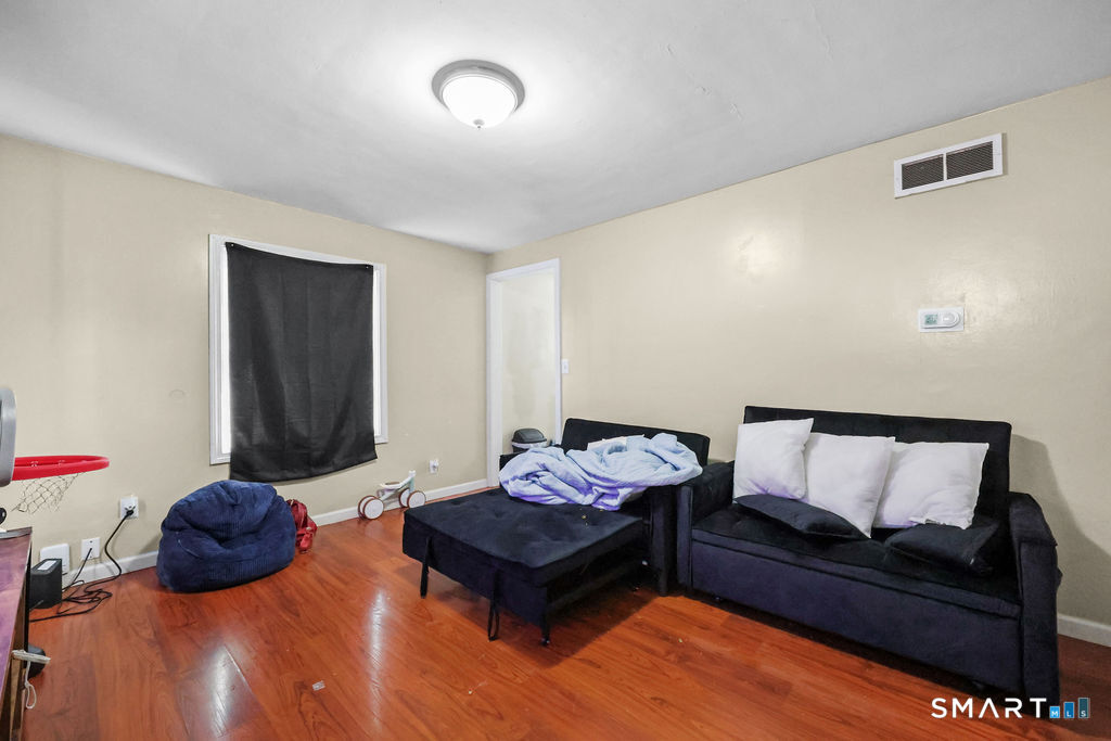 4 Hilltop Road New Haven, CT 06515 - Photo 18 of 39