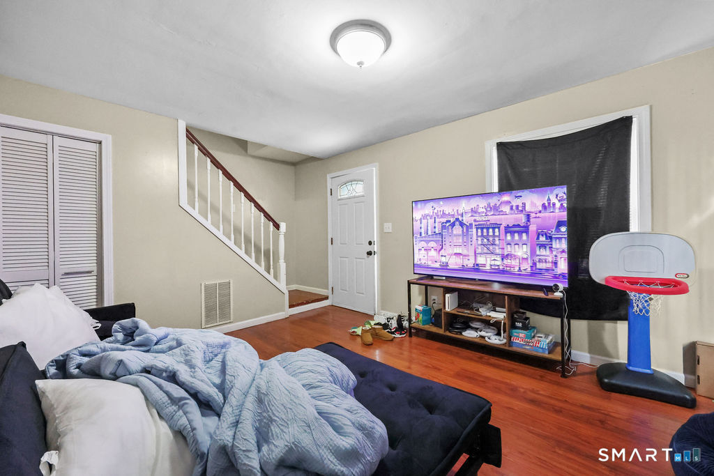 4 Hilltop Road New Haven, CT 06515 - Photo 19 of 39