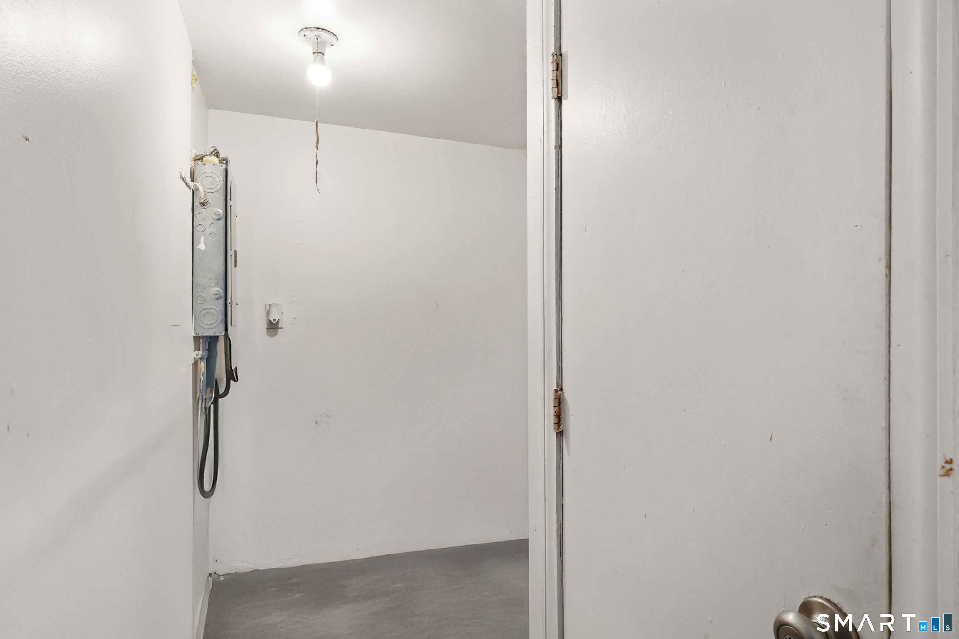 4 Hilltop Road New Haven, CT 06515 - Photo 22 of 39