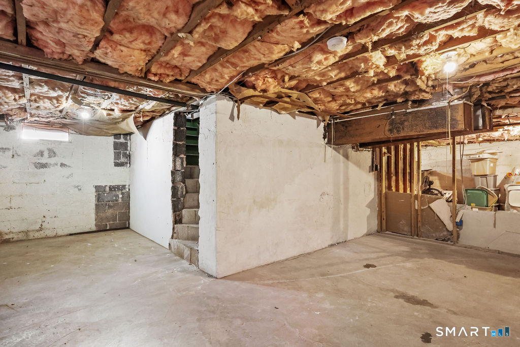 4 Hilltop Road New Haven, CT 06515 - Photo 31 of 39