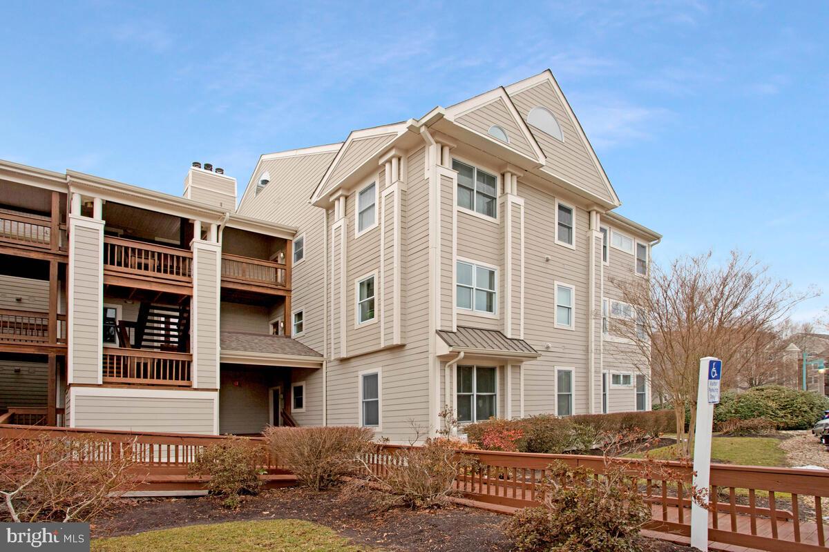 501 Runabout Loop, Unit 501 Solomons, MD 20688 - Photo 5 of 36 a view of a large white building