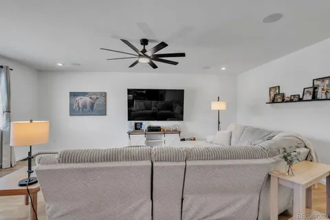 $525,000 | 220 South Vandriver Way, Aurora, CO 80018