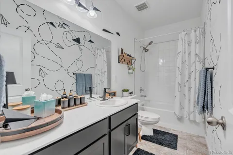 $525,000 | 220 South Vandriver Way, Aurora, CO 80018