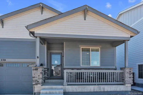 $525,000 | 220 South Vandriver Way, Aurora, CO 80018