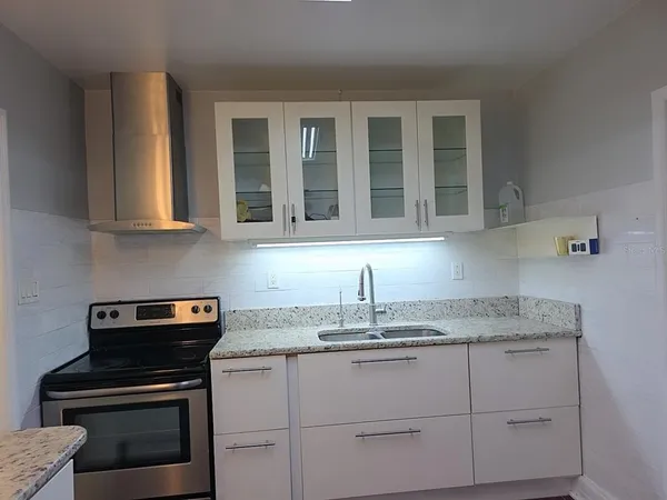 $2,500 | 4713 West El Prado Boulevard, Tampa, FL 33629