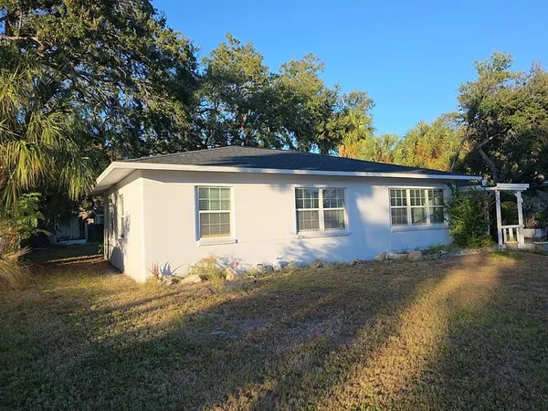 $2,500 | 4713 West El Prado Boulevard, Tampa, FL 33629