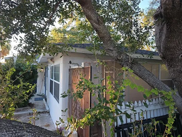 $2,500 | 4713 West El Prado Boulevard, Tampa, FL 33629