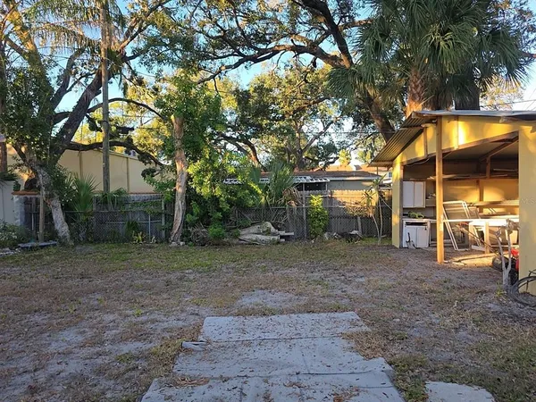 $2,500 | 4713 West El Prado Boulevard, Tampa, FL 33629