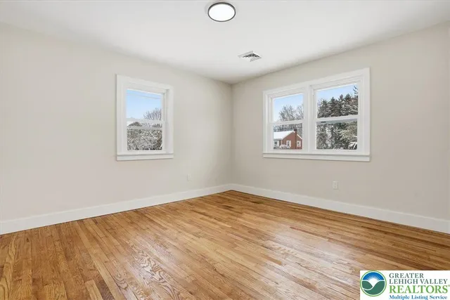 $379,900 | 1652 Pleasant View Road, Bethlehem, PA 18015