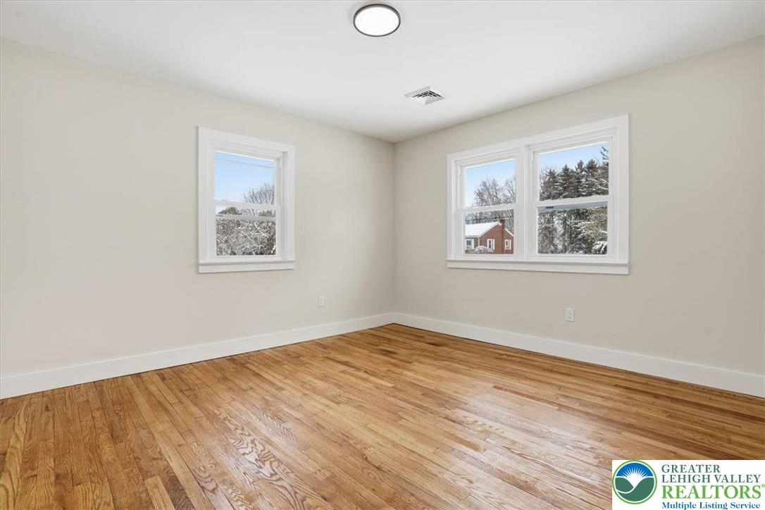 1652 Pleasant View Road Bethlehem, PA 18015 - Photo 13 of 31