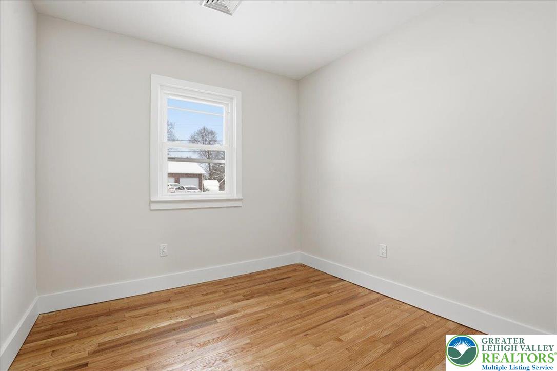 1652 Pleasant View Road Bethlehem, PA 18015 - Photo 15 of 31