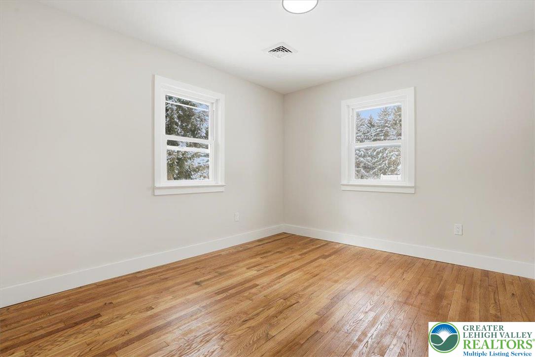 1652 Pleasant View Road Bethlehem, PA 18015 - Photo 18 of 31