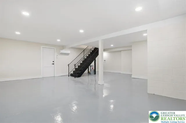 $379,900 | 1652 Pleasant View Road, Bethlehem, PA 18015