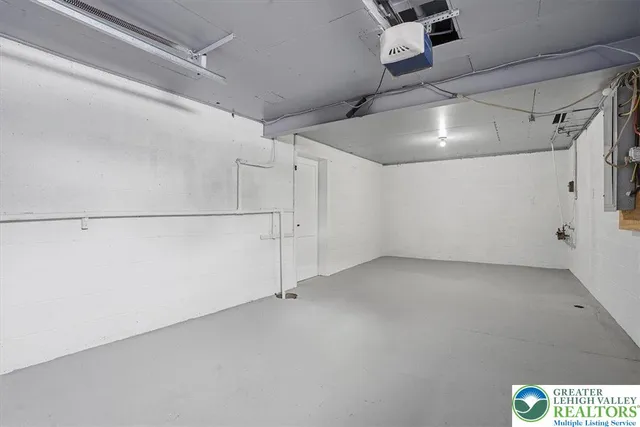 $379,900 | 1652 Pleasant View Road, Bethlehem, PA 18015