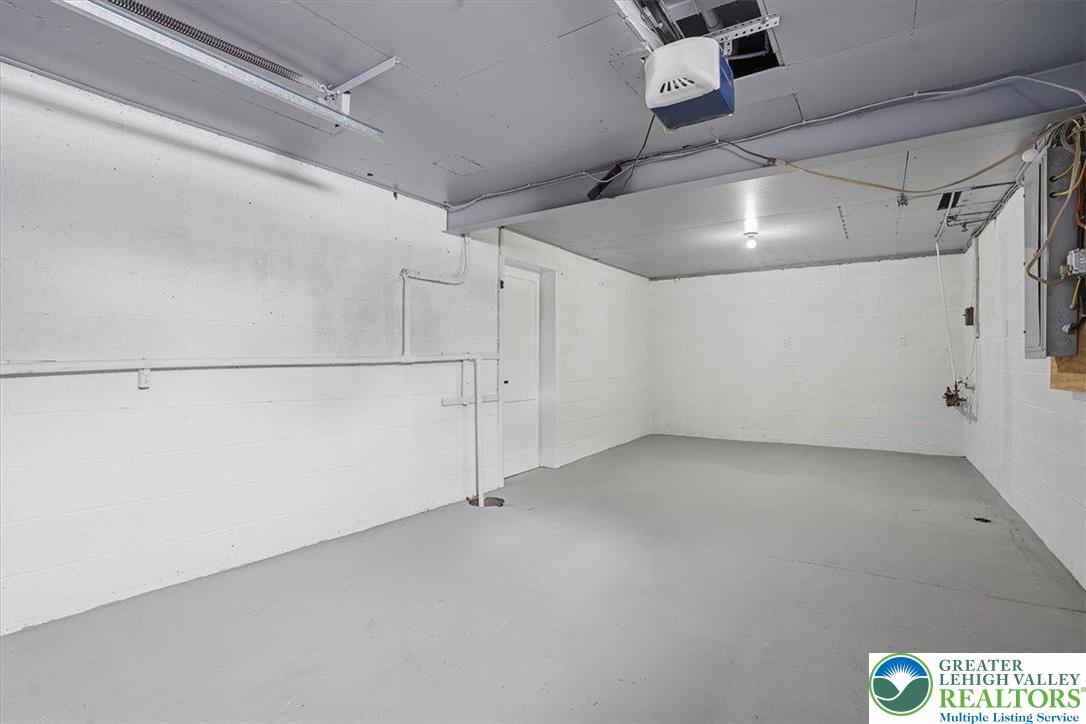 1652 Pleasant View Road Bethlehem, PA 18015 - Photo 25 of 31