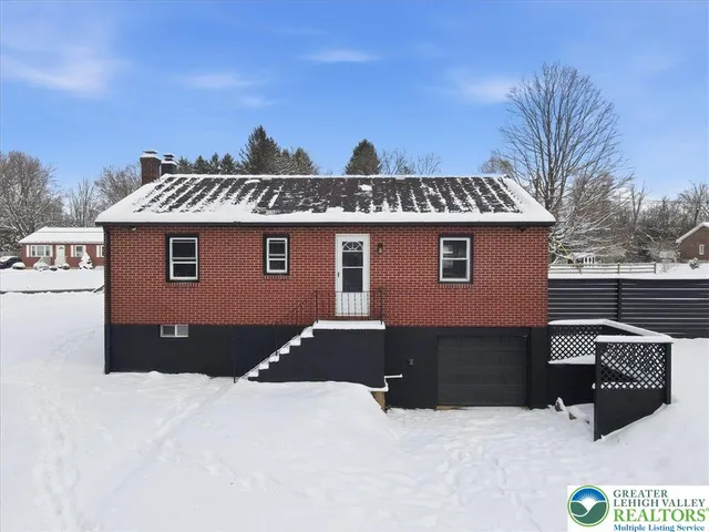 $379,900 | 1652 Pleasant View Road, Bethlehem, PA 18015