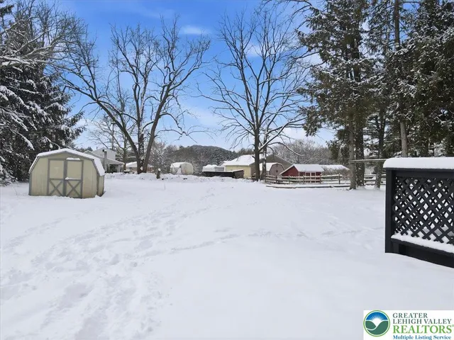 $379,900 | 1652 Pleasant View Road, Bethlehem, PA 18015