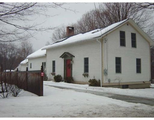 982 Bay Road Amherst, MA 01002 - Photo 1 of 1