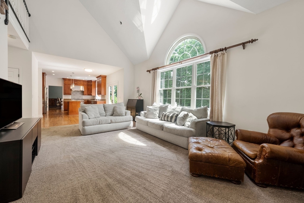 74 Grist Mill Road Littleton, MA 01460 - Photo 4 of 41