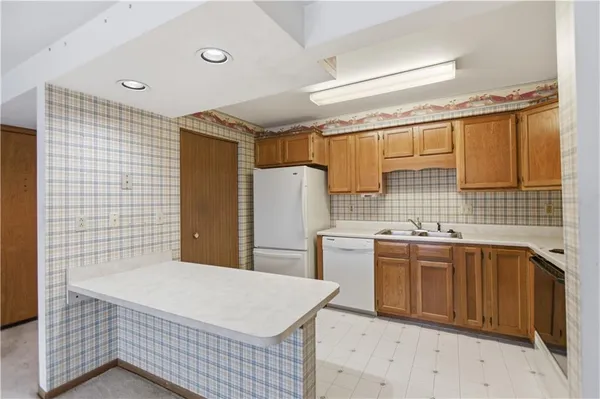 $160,000 | 503 Clubhouse Drive, Washington, PA 15301