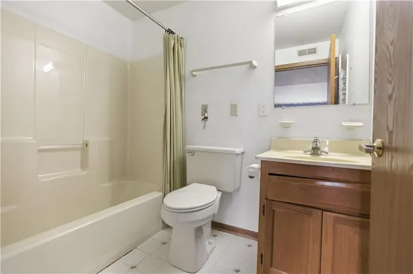 $160,000 | 503 Clubhouse Drive, Washington, PA 15301