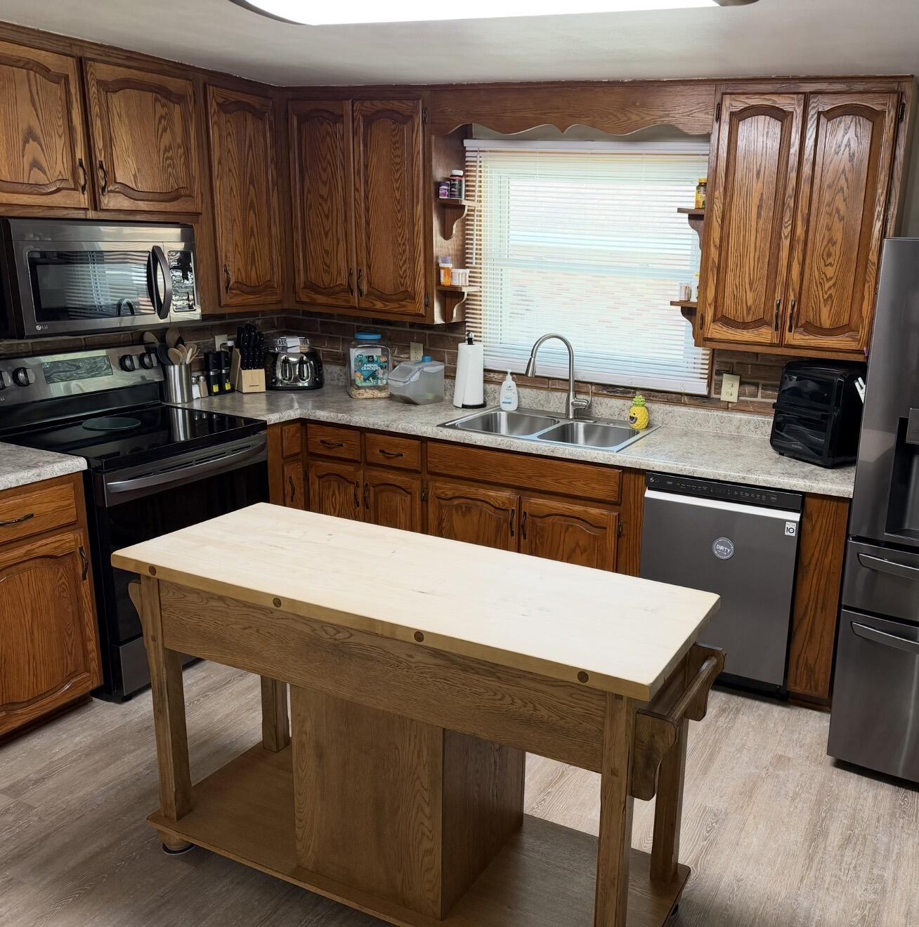 4605 Laredo Street Springfield, OH 45503 - Photo 13 of 24 IMG_5922