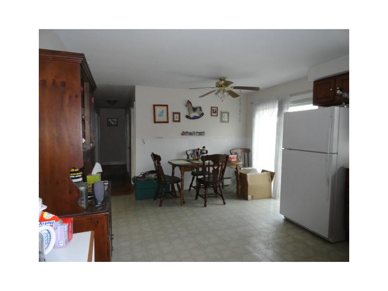 41 Long Meadow Road Portsmouth, RI 02871 - Photo 3 of 8 Dining Area.