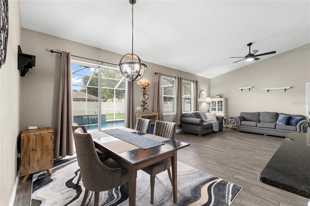 4038 Lithia Ridge Boulevard Valrico, FL 33596 - Photo 13 of 47
