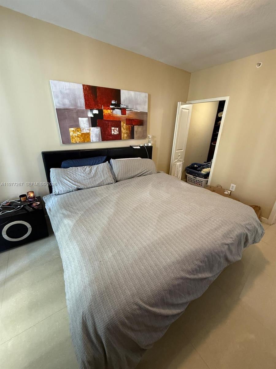 170 Southeast 14th Street, Unit 2202 Miami, FL 33131 - Photo 5 of 10