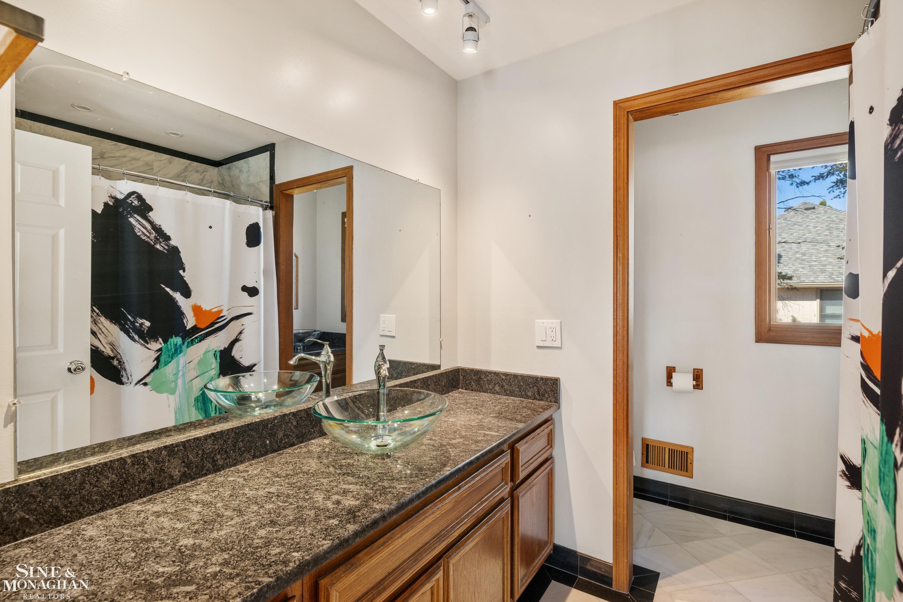 610 Deerfield Court Rochester, MI 48309 - Photo 28 of 55 50169343-71a6959f-f5c0-4372-9ed1-b866f9689ba1.JPG