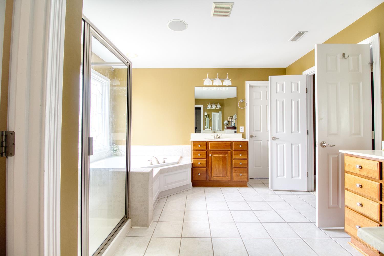 7800 Ingrams Ridge Drive Cincinnati, OH 45244 - Photo 39 of 78 Gallery Image 39