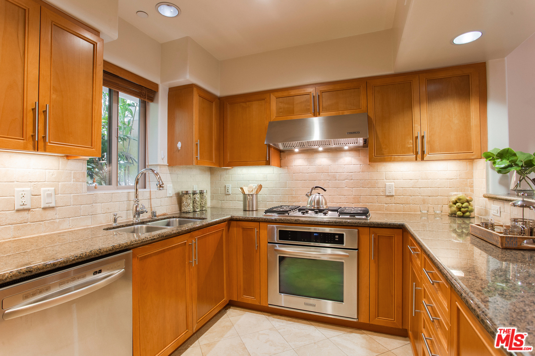 8238 West Manchester Avenue, Unit 204 Playa del Rey, CA 90293 - Photo 8 of 29