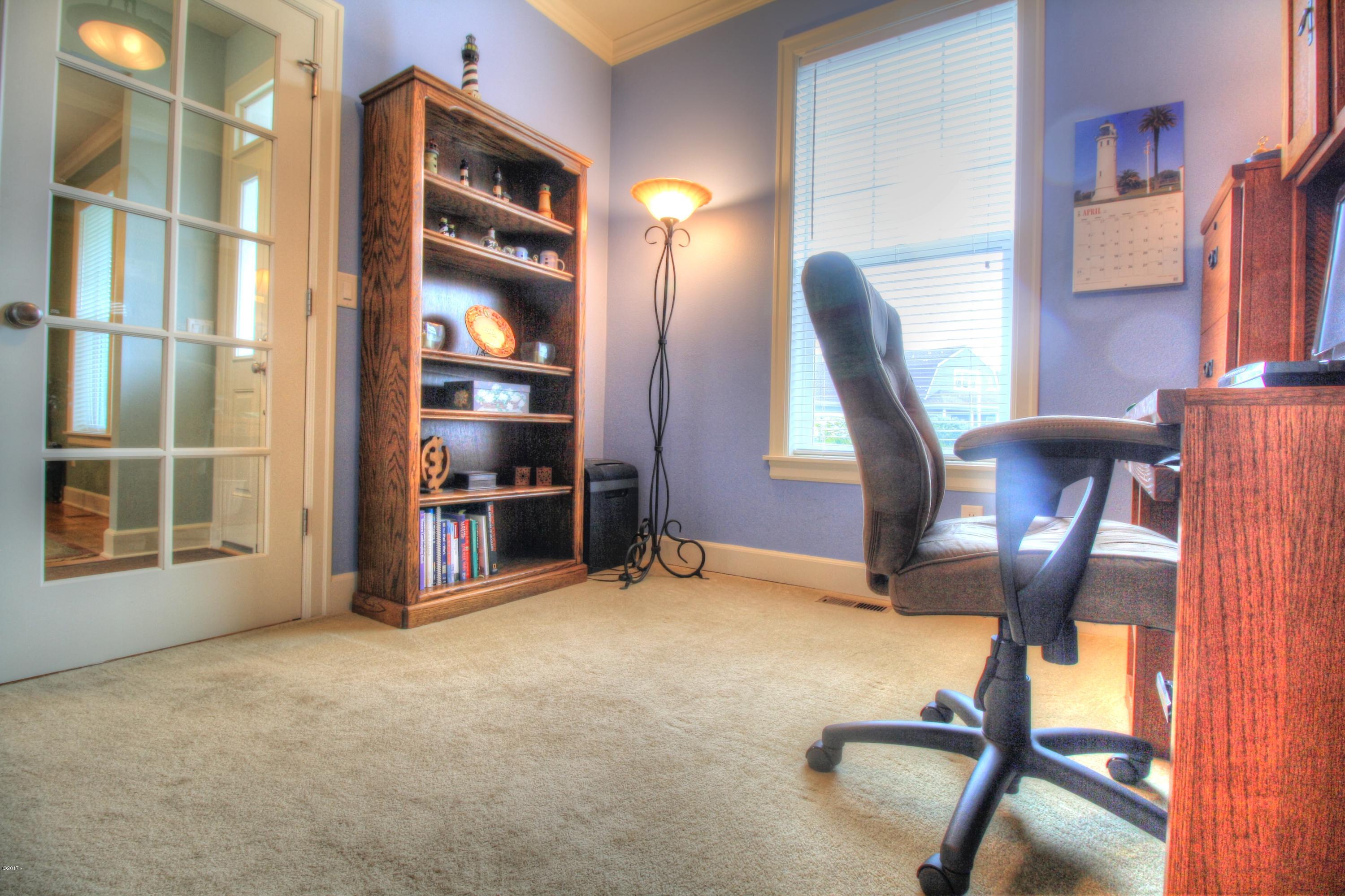 230 Southwest 60th Loop Newport, OR 97366 - Photo 28 of 42 Bedroom 4-2