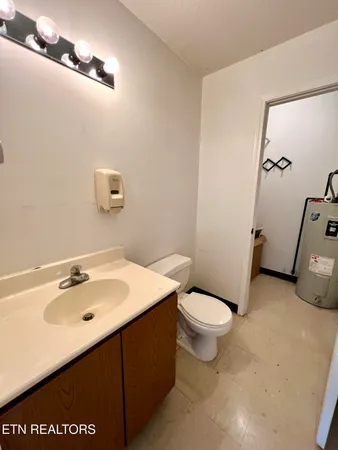 $399,900 | 1117 Oak Cluster Drive, Sevierville, TN 37862