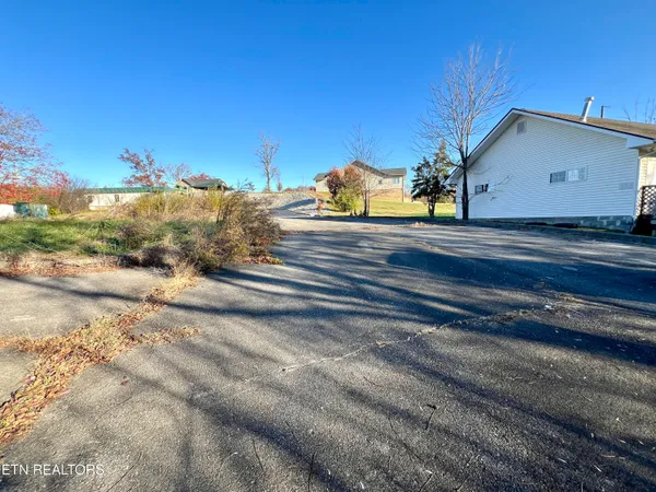 $399,900 | 1117 Oak Cluster Drive, Sevierville, TN 37862
