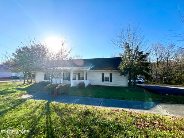 $399,900 | 1117 Oak Cluster Drive, Sevierville, TN 37862