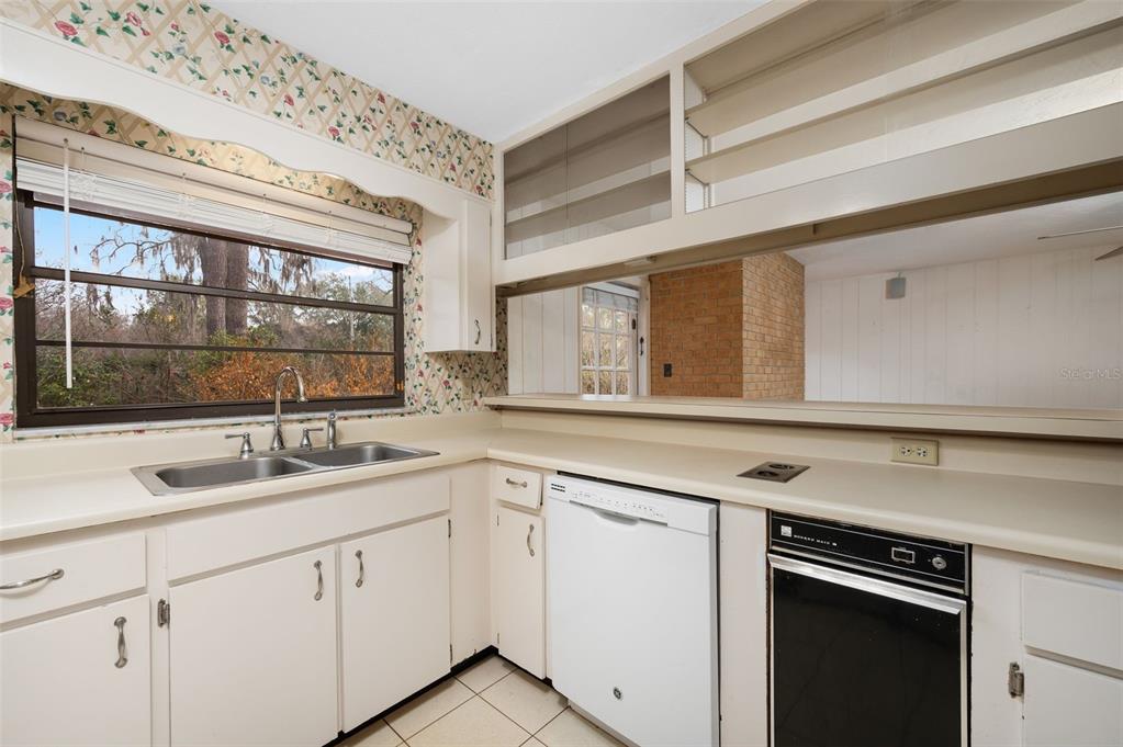 412 Northwest 46th Street Gainesville, FL 32607 - Photo 13 of 57