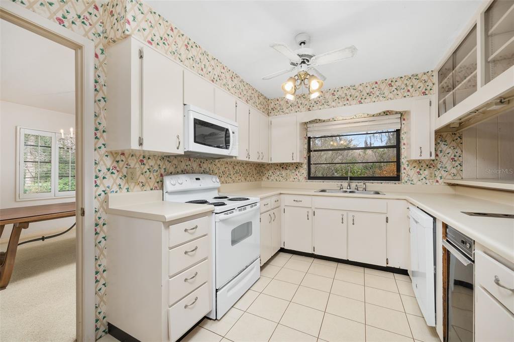 412 Northwest 46th Street Gainesville, FL 32607 - Photo 10 of 57