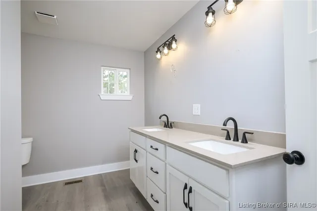 $374,900 | 3913 Paoli Pike, Floyds Knobs, IN 47119