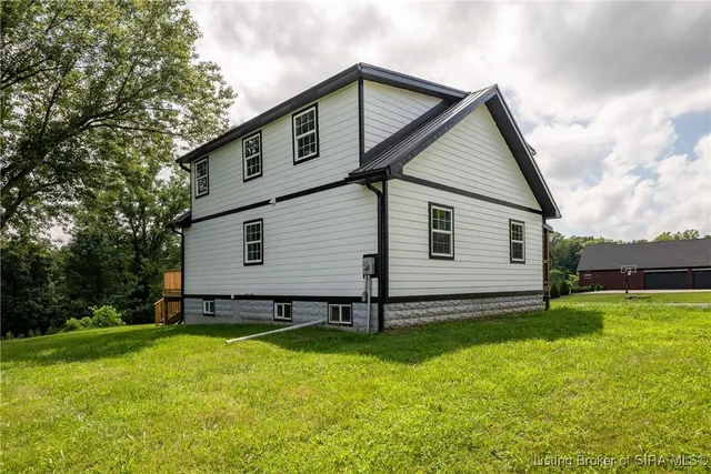 $374,900 | 3913 Paoli Pike, Floyds Knobs, IN 47119