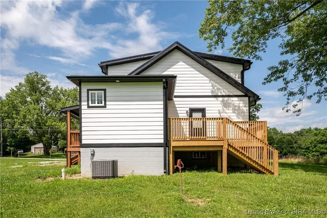 $374,900 | 3913 Paoli Pike, Floyds Knobs, IN 47119