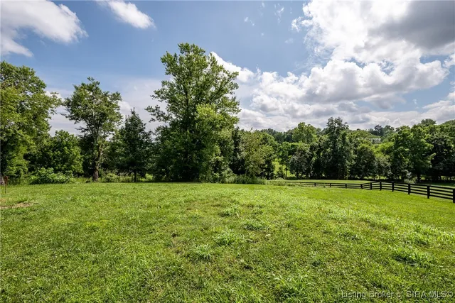 $374,900 | 3913 Paoli Pike, Floyds Knobs, IN 47119