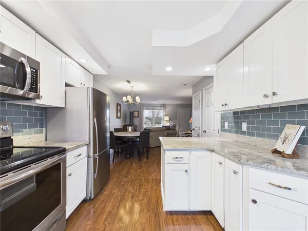 $329,999 | 3399 Post Road, Unit 6, Warwick, RI 02886