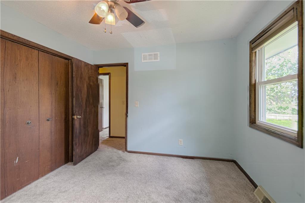 16307 Spring Valley Road Belton, MO 64012 - Photo 15 of 29
