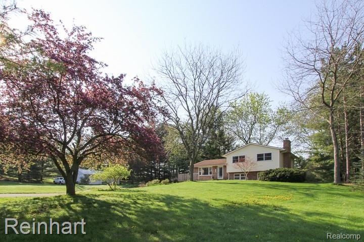 307 West Bemis Road Saline, MI 48176 - Photo 2 of 38 2 - Copy.jpg
