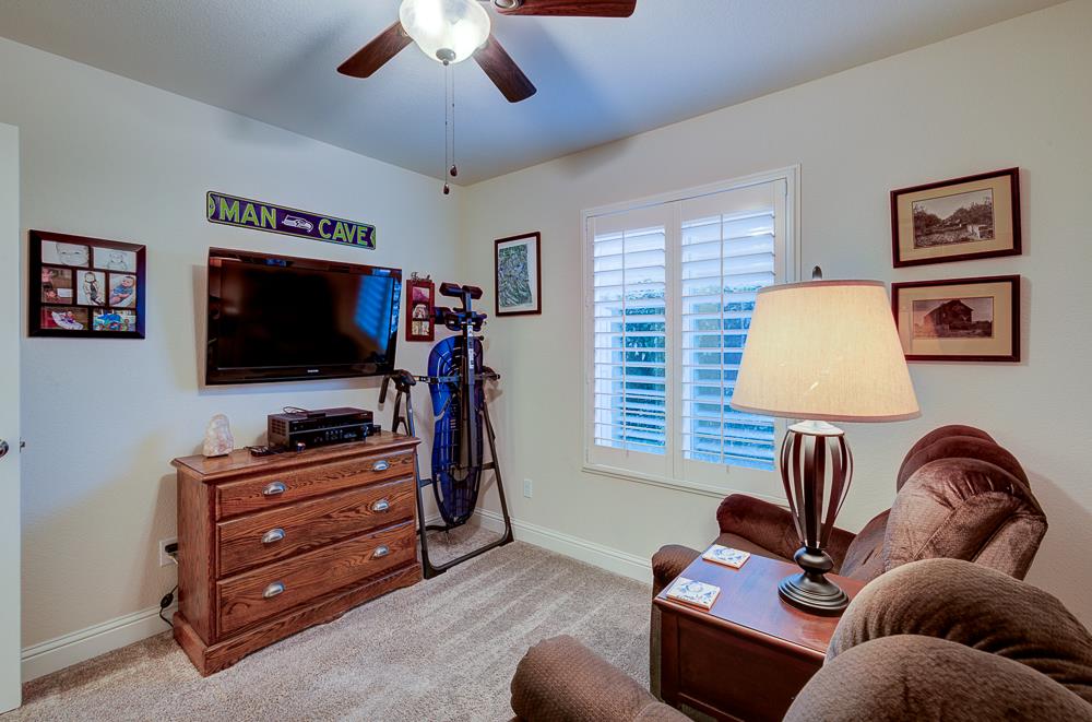 391 Maclure Avenue Madera, CA 93636 - Photo 15 of 29