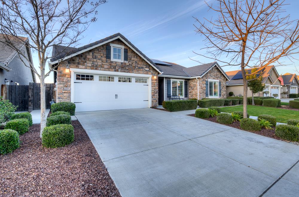 391 Maclure Avenue Madera, CA 93636 - Photo 2 of 29