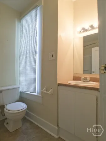 $1,975 | 407 East Park Avenue, Unit A, Savannah, GA 31401