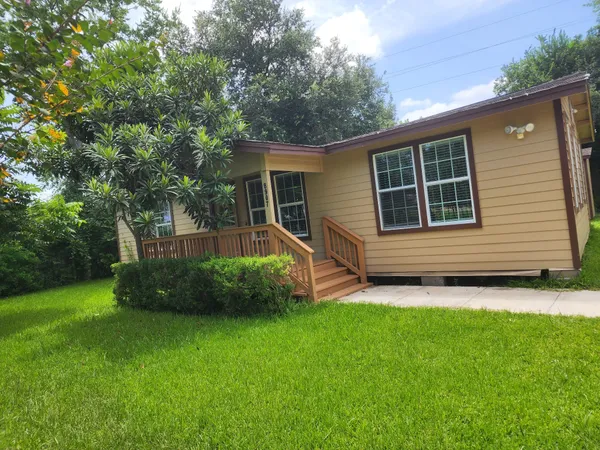 $1,800 | 8907 Meadow Vista Boulevard, Houston, TX 77064